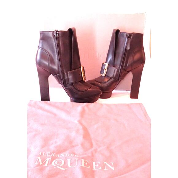 Alexander McQueen Brass Box Buckle Wrap Platform Ankle boots 38.5 NIB 1,890 - Picture 2 of 13